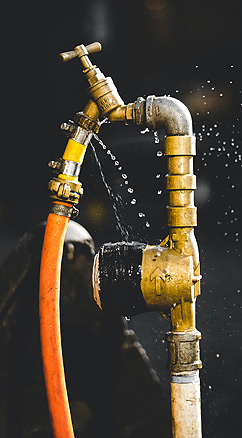 Полив водой из скважины-Огурцы